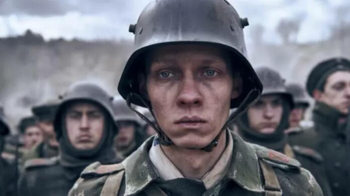 All Quiet On The Western Front Character Paul Explained 2022 Felix Kammerer as Paul Bäumer