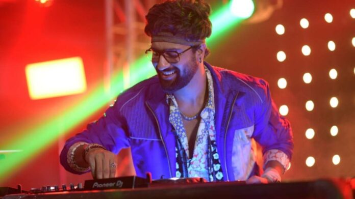 Almost Pyaar With DJ Mohabbat Ending Explained 2023 Vicky Kaushal As DJ Mohabbat