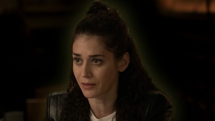 Fatal Attraction Season 1 Character Alex Forrest Explained 2023 Lizzy Caplan As Alex Forrest